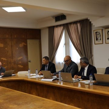 وزارة النقل ووزارة الصناعة والمناجم والطاقة حول النقل الحديدي للفسفاط