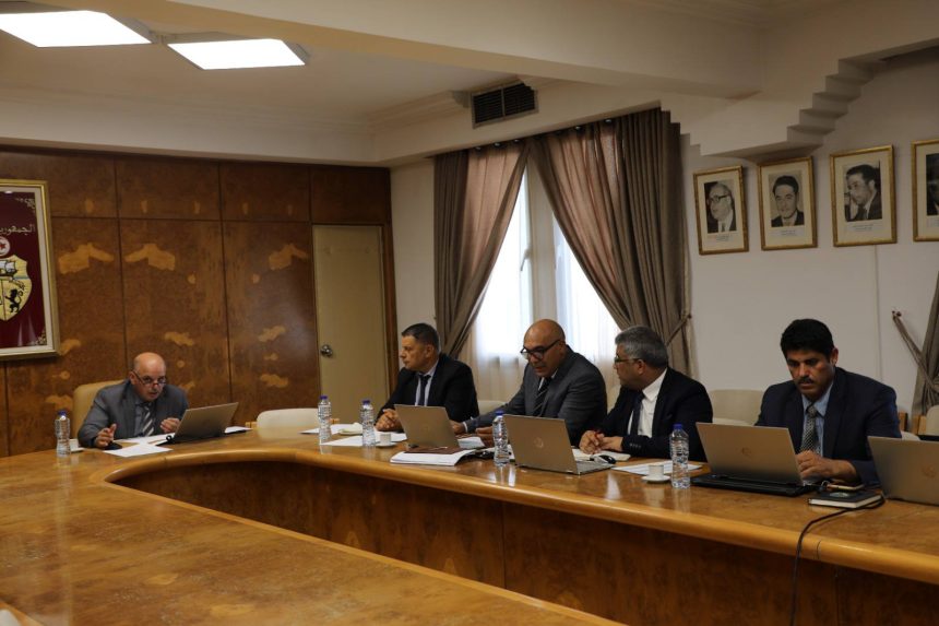 وزارة النقل ووزارة الصناعة والمناجم والطاقة حول النقل الحديدي للفسفاط