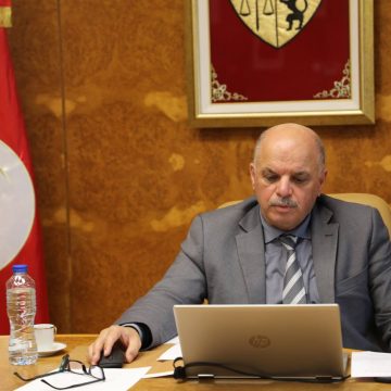 وزير النقل يتابع نشاط عدد من الادارات العامة الفنية ويستحث نسق العمل بها