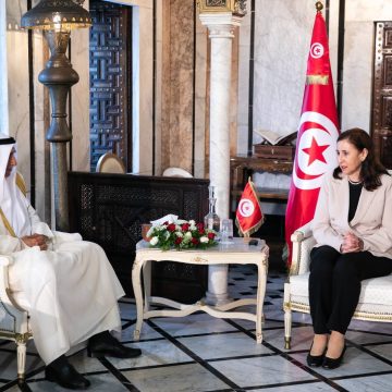 القصبة/ رئيسة الحكومة تلتقي ببدر محمد السعد حول التعاون بين تونس والصندوق العربي للإنماء الاقتصادي والاجتماعي