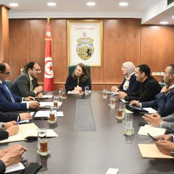وزيرة الصناعة تؤكد لمدير BFPME ️الحرص على مساندة المشاريع الصغرى والمتوسطة