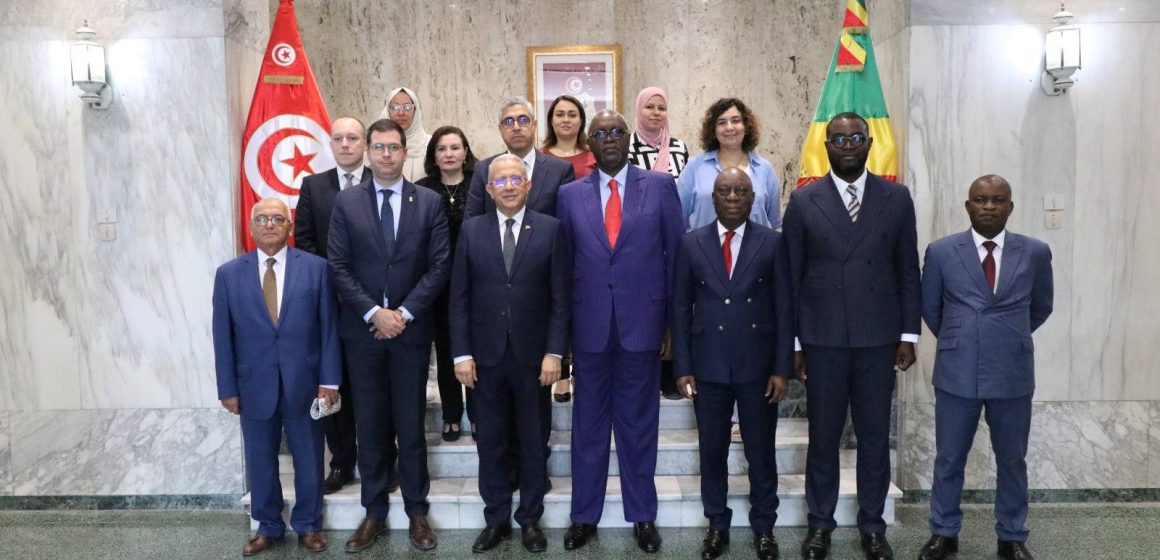 تونس تستقبل في سبتمبر القادم 15 اطارا من الكونغو برازافيل للقيام بتربص بمستشفى الرازي