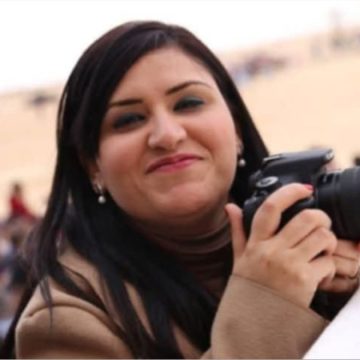 رشيدة الحاج مبارك تؤكد رفع ابنتها اضراب الجوع بعد الإستجابة لعلاجها بسجنها