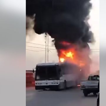 صفاقس: احتراق حافلة بالكامل دون تسجيل أضرار بشرية (فيديو)