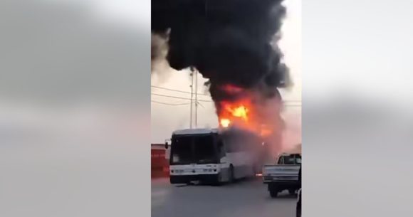 صفاقس: احتراق حافلة بالكامل دون تسجيل أضرار بشرية (فيديو)