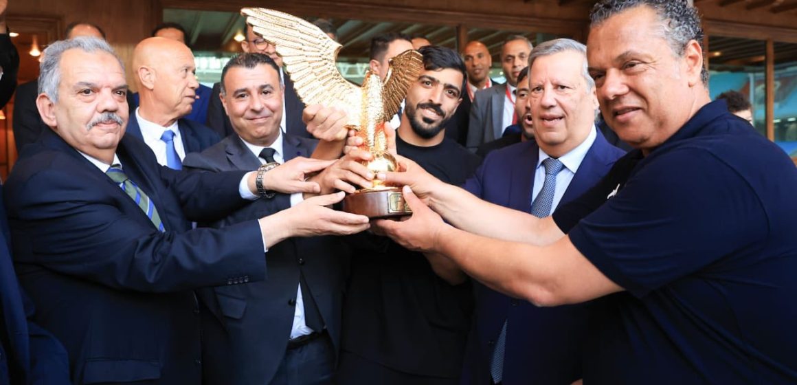 الترجي الرياضي يتسلم رمز البطولة لموسم 2024-2025 (صور)