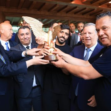 الترجي الرياضي يتسلم رمز البطولة لموسم 2024-2025 (صور)