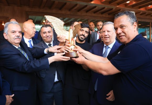الترجي الرياضي يتسلم رمز البطولة لموسم 2024-2025 (صور)