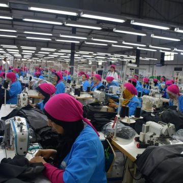 وزيرة الصناعة تزور عديد المؤسسات بالقيروان على غرار Symd Textile و Yura Coorporation