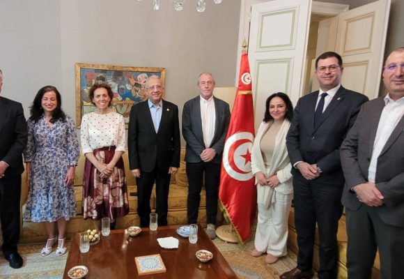 جمعية الصحة بجنيف: تونس تعزز شراكتها لتطوير اللقاحات والبحث في صناعة الدواء المتقدمة