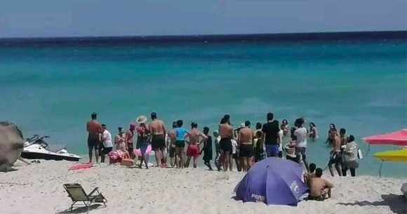 سباحة/ عامر بحبة يحذر من التيار البحري الساحب الجارف المرتد