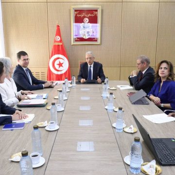 الفرجاني يلتقي بممثلي جامعة مونتريال بهدف تحديث التكوين الصحي بمعايير دولية