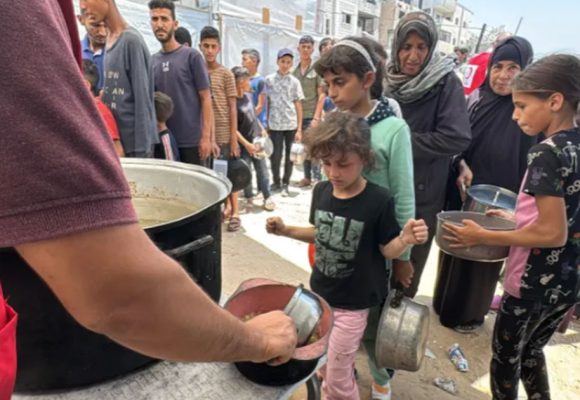 الكحلاوي يكتب حول استشهاد 12 فلسطيني من غزة وهم ينتظرون المساعدات…
