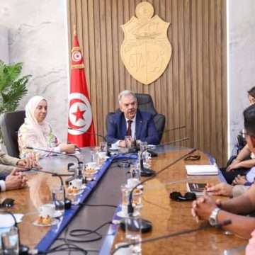 وضع ملف أزمة ديون الجمعيات الرياضية على الطاولة