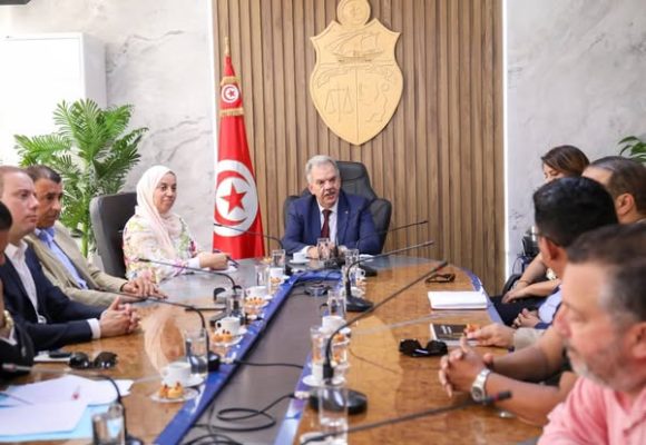 وضع ملف أزمة ديون الجمعيات الرياضية على الطاولة