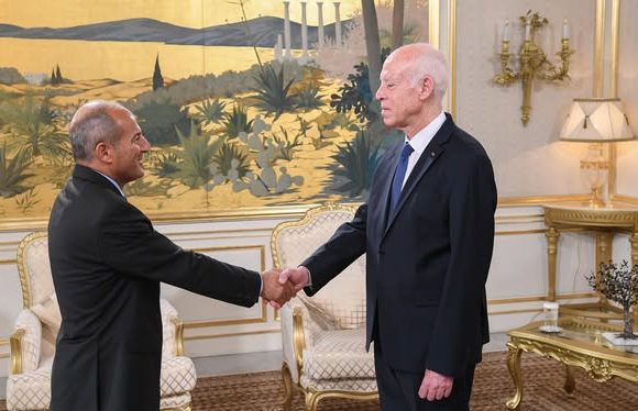 الرئيس يستقبل سفير لبنان بتونس بعد انتهاء مهامه ببلادنا
