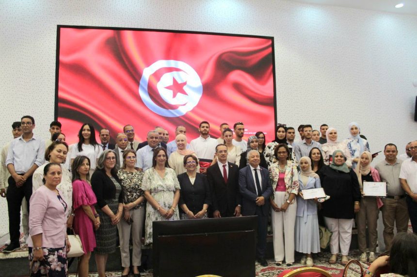 الاحتفال بيوم العلم لمنظومة البحث والتعليم العالي الفلاحي ووكالة الإرشاد والتكوين