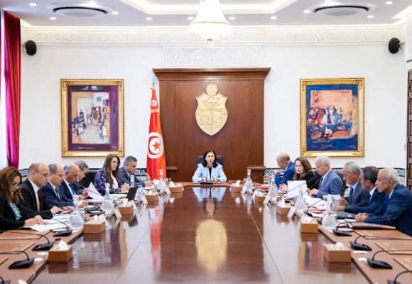 مجلس وزاري مضيق بالقصبة: حول مواصلة تعزيز منظومة النقل العمومي