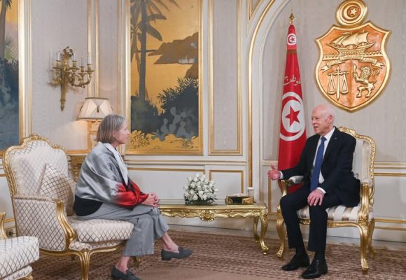 قرطاج: الرئيس يلتقي بسفيرة كندا في تونس بمناسبة انتهاء مهامها