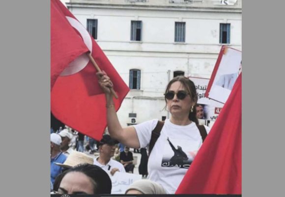 هدية المناضل عز الدين الحزقي لابنته دليلة في ذكرى مولدها