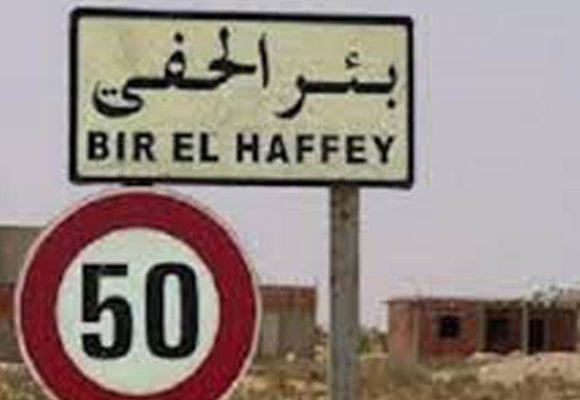 في انتظار اصلاح العطب، بئر الحفي بدون ماء و لمدة وجيزة بدون كهرباء