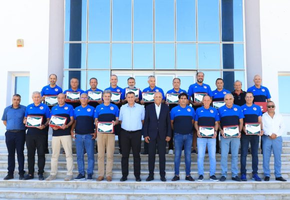 جامعة كرة القدم: خريجو الدورة الأولى من المدربين يتسلمون شهادة CAF-PRO