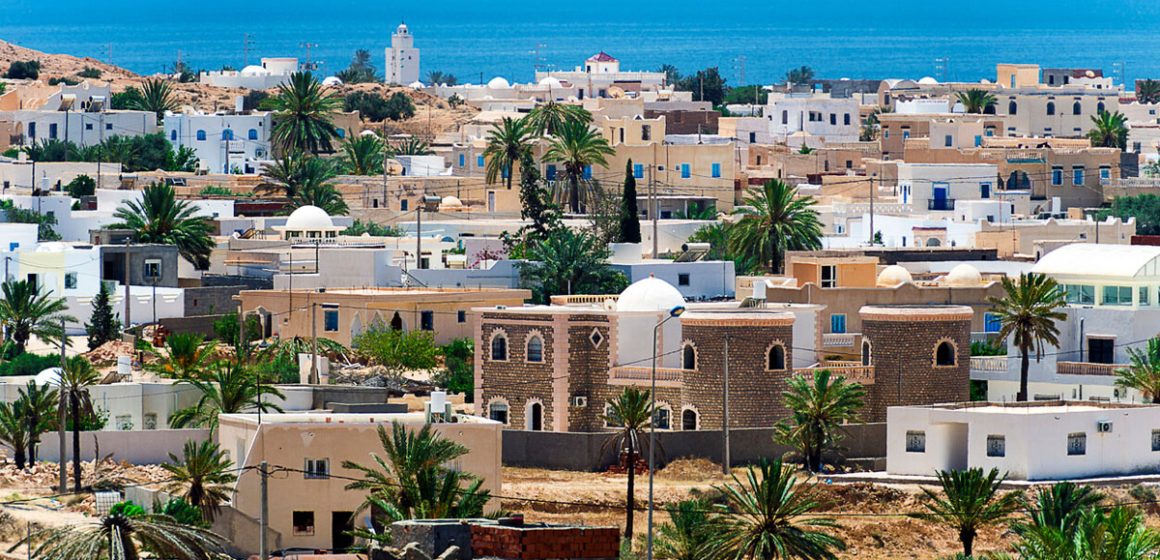 أهالي جربة ينتظرون زيارة لرئيس الدولة لبثّ همومهم