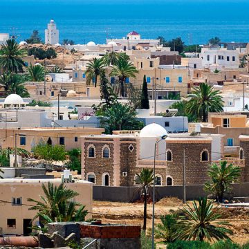 أهالي جربة ينتظرون زيارة لرئيس الدولة لبثّ همومهم
