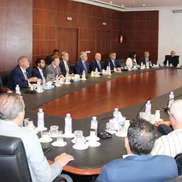 جلسة عمل بين الاتحاد التونسي للصناعة وغرفة التجارة الأمريكية العربية
