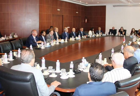 جلسة عمل بين الاتحاد التونسي للصناعة وغرفة التجارة الأمريكية العربية