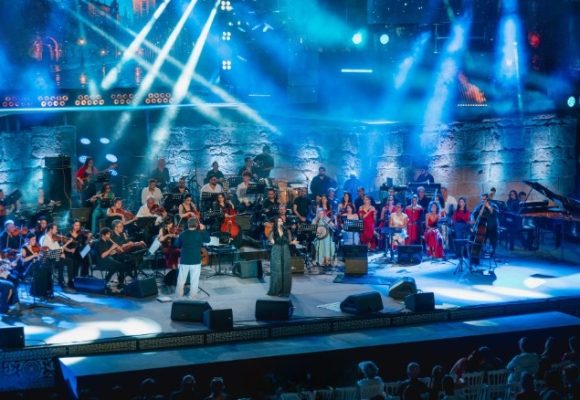 “البساط الأحمر 2”: توليفة فنية تلغي الحدود بين الأنماط الموسيقية
