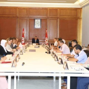 وزارة أملاك الدولة و الشّؤون العقارية: جلسة عمل حول مخطط التنمية لفترة 2026-2030