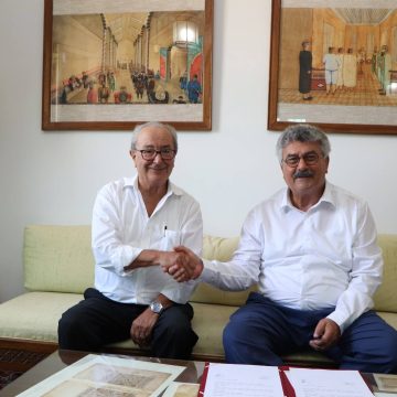 المؤرخ عبد العزيز الدولاتلي يهدي مكتبته الخاصة لدار الكتب الوطنية