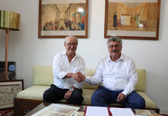 المؤرخ عبد العزيز الدولاتلي يهدي مكتبته الخاصة لدار الكتب الوطنية