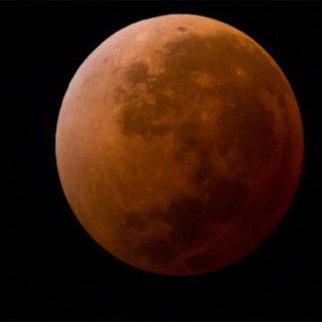 خسوف كلي للقمر: الرصد الجوي ينظم سهرة فلكية