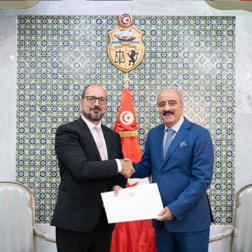وزير الشؤون الخارجية يتسلم نسخة من أوراق اعتماد سفير كندا الجديد بتونس