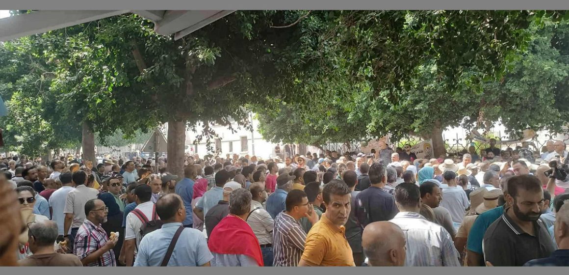 أمام وزارة التربية بتونس العاصمة: وقفة احتجاجية لنقابيي التعليم (فيديو)