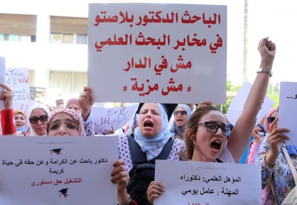 بيع الأوهام للعاطلين بين الشعبوية و الاستغباء