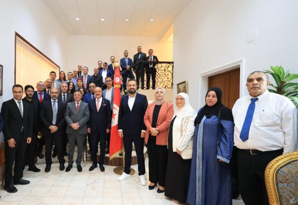 في لقائه بثلة من الكفاءات التونسية بالسعودية، النفطي يوصي بالمزيد من الاحاطة بهم