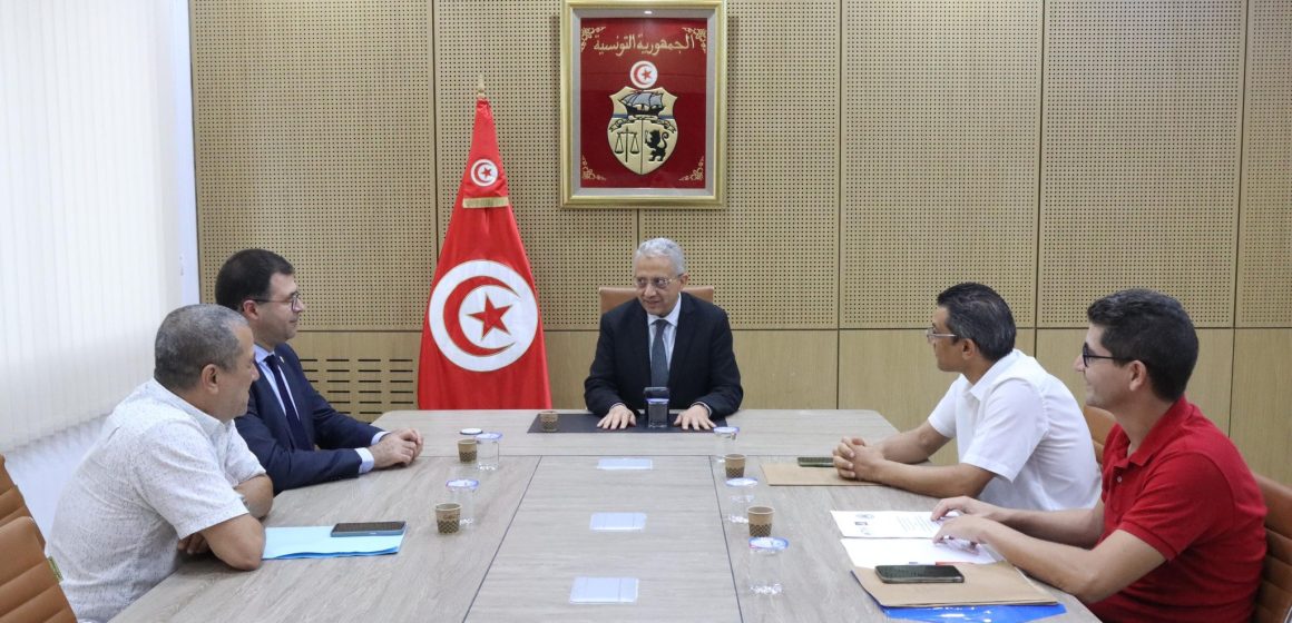 نحو تطوير جراحة الصدر في تونس ودعم البحث العلمي