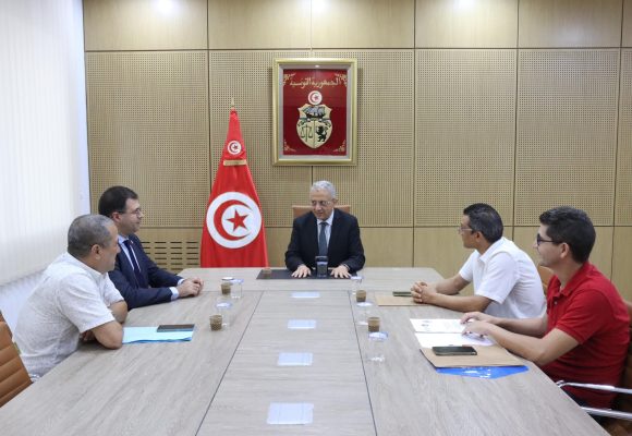 نحو تطوير جراحة الصدر في تونس ودعم البحث العلمي