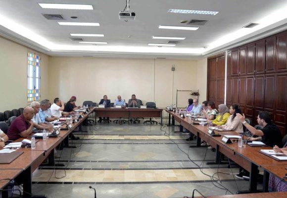 لجنة المالية ترفض النظر في مشروع قانون المالية ل2026 (الأسباب)