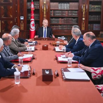 تزامنا مع افتتاح السنة الدراسية 2025-2026، الرئيس يجتمع بعدة وزراء