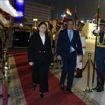 بعد مشاركتها في المنتدى الاقتصادي التونسي المصري، سارة الزعفراني الزنزري تغادر القاهرة