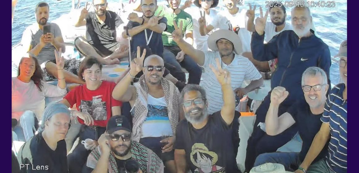 مشارك في أسطول الصمود لكسر الحصار عن غزة: “نحن هنا داخل المياه الدولية” (فيديو)