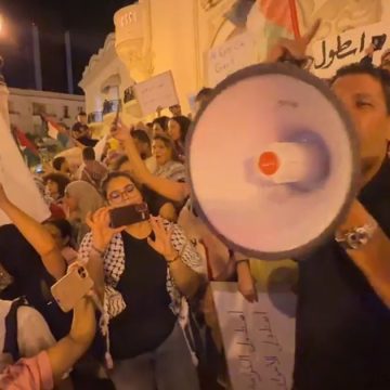 تونس- المسرح البلدي: وقفة تضامنية مع المشاركين في أسطول الصمود