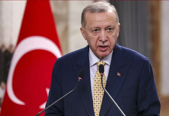 اردوغان يبعث بسلامه إلى ركاب الأمل في أسطول الصمود رغم ارهاب إسرائيل (فيديو)
