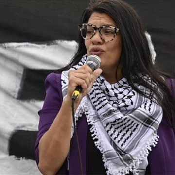 النائب الديمقراطية طليب توجه رسالة حادة لادارة ترامب المتواطئة في حرب الإبادة (فيديو)