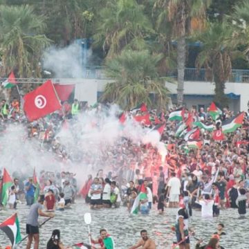 وائل نوار ينشر فيديو يوثق الجماهير الغفيرة في توديع أسطول الصمود العالمي