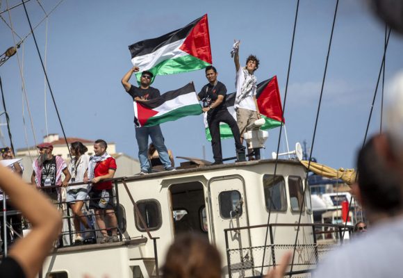 توضيح حول حادثة حريق على متن باخرة راسية بميناء سيدي بوسعيد